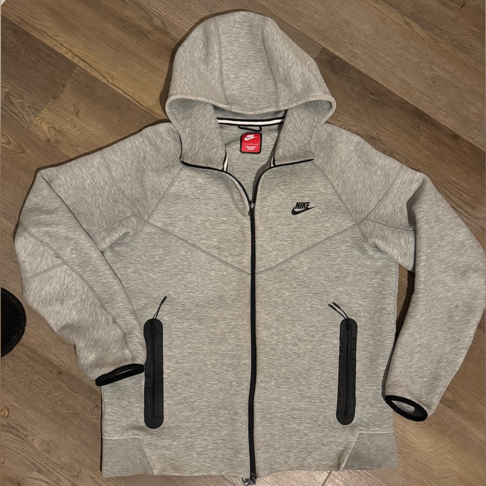 Nike Light Gray Full-Zip Hooded Windbreaker